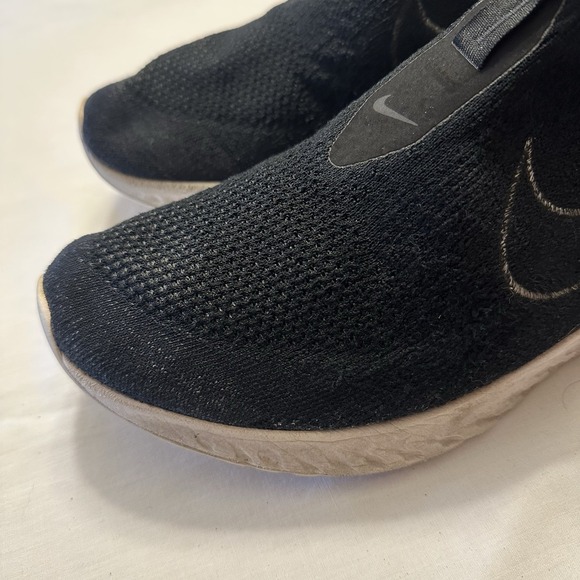 Nike Epic Phantom React Flyknit Mens 13 Shoes Black Slip On Sneaker Running - Picture 2 of 16